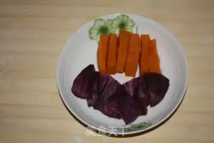 Make Colored rose rolls step 1