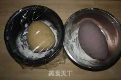 Make Colored rose rolls step 5