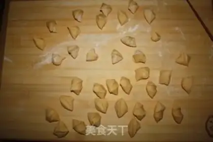 Make Colored rose rolls step 7