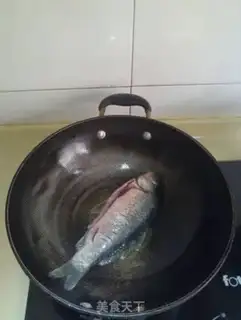 Make Fresh fish soup step 1