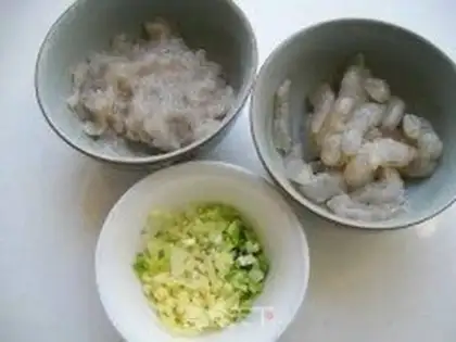 Make Crystal shrimp dumplings step 1