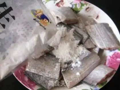 Make Red-fried fish step 1