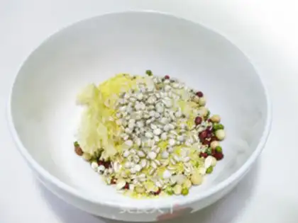 Make Five grains of soya step 1