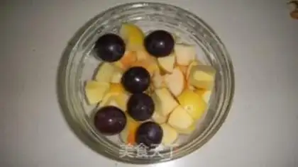 Make Yogurt apple salad step 2