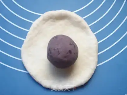 Make Red-beans-shaped bread step 4