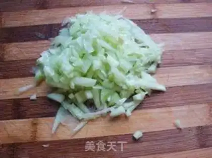 Make cucumber eggcake step 0