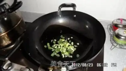 Make Smelt egg soup step 1