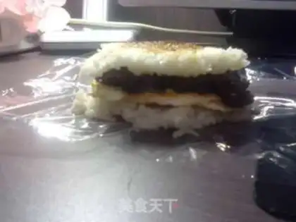 Make High-level rice burgers step 4