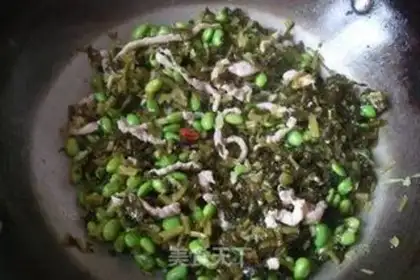 Make Bean pickles and fried meat step 8