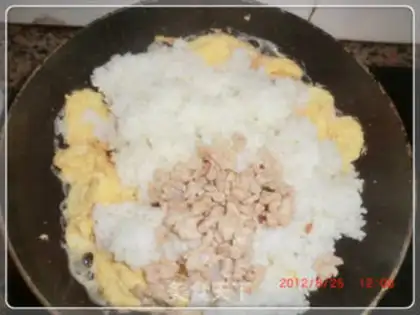 Make Meat curry fried rice step 4