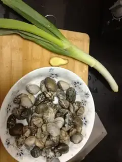 Make Liquor clams step 1