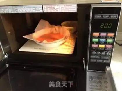 Make Microwave rainbow cake step 7