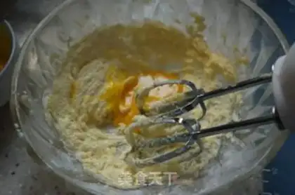 Make Gold coconut ball step 2