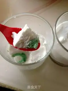 Make Microwave rainbow cake step 16