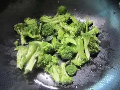 Make Clear the broccoli step 1