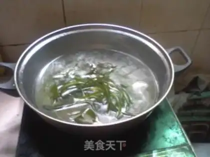 Make Seaweed tofu and dry peas step 2