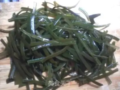 Make Seaweed tofu and dry peas step 3