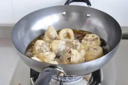Make Beer stew of pigs
