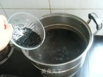 Make Black bean rice lily soup step 15