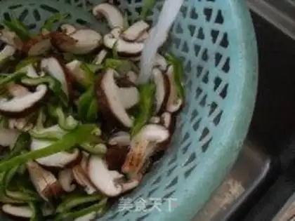 Make Pepper soy mushrooms step 1