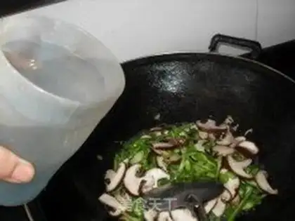 Make Pepper soy mushrooms step 4