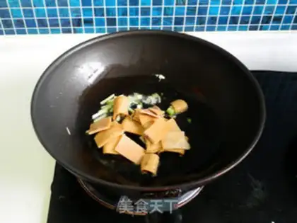 Make Pepper squid dry step 4