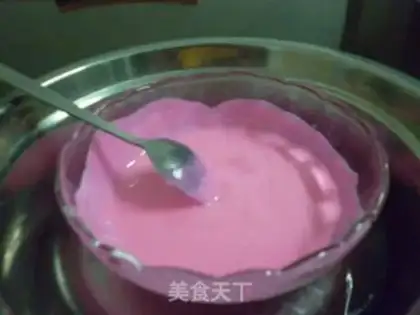 Make Strawberry chocolate cake step 28