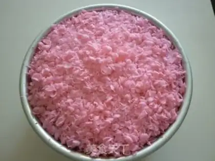 Make Strawberry chocolate cake step 29