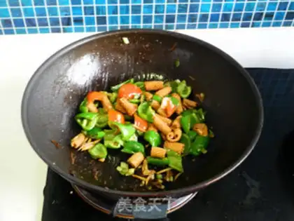 Make Pepper squid dry step 9