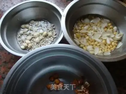 Make Almond rice lilies step 1
