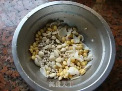 Make Almond rice lilies step 2