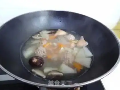Make Pork melon meatball soup step 3