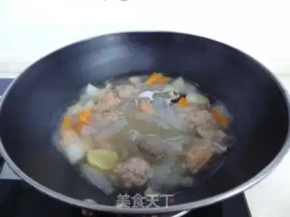 Make Pork melon meatball soup step 4