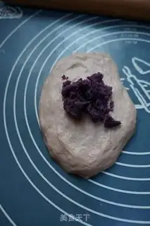 Make The potato crown bread step 7