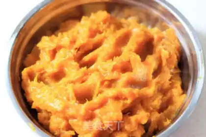 Make Pumpkin roll step 1
