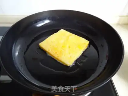 Make Eggs and toast step 3
