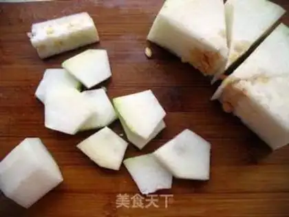 Make Seafood melon soup step 2