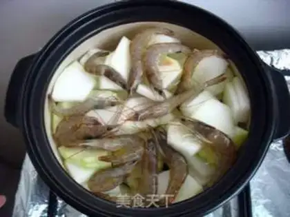 Make Seafood melon soup step 4