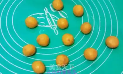 Make Peanut butter cookies step 4