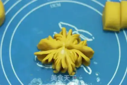 Make Pumpkin roll step 9
