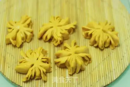 Make Pumpkin roll step 10