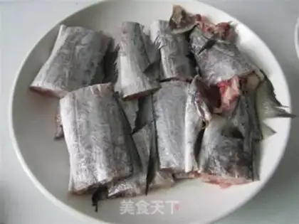 Make Home stewed swordfish step 1