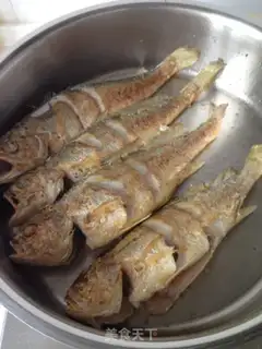 Make Onions of yellowfish step 4