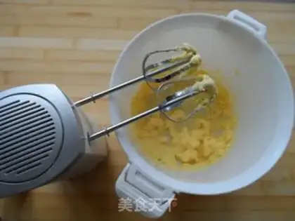 Make A milky sacrificial pound cake step 2