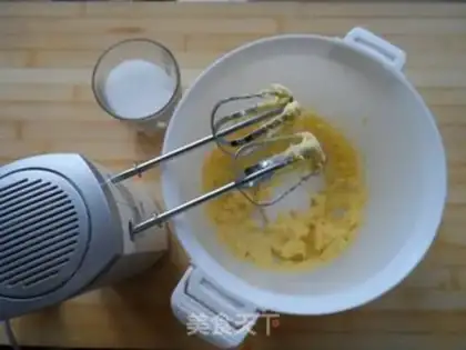 Make A milky sacrificial pound cake step 3