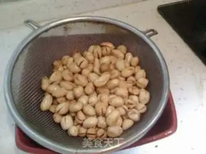 Make Spicy peanuts step 1