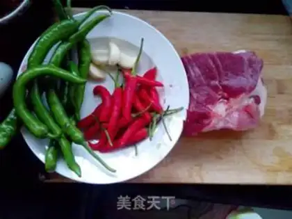 Make Garlic spicy little fried meat step 0