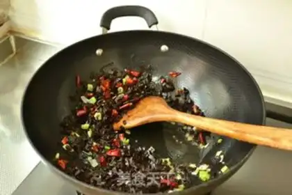 Make Gas pan ribs, cucumber step 1