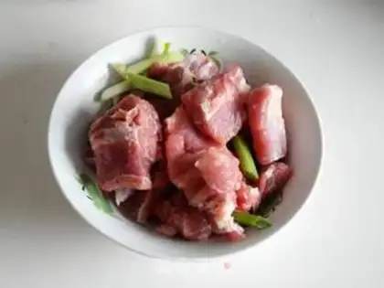 Make Gas pan ribs, cucumber step 2