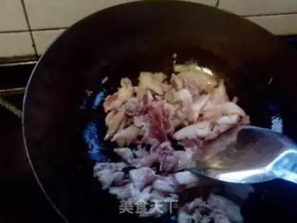 Make Garlic spicy little fried meat step 2